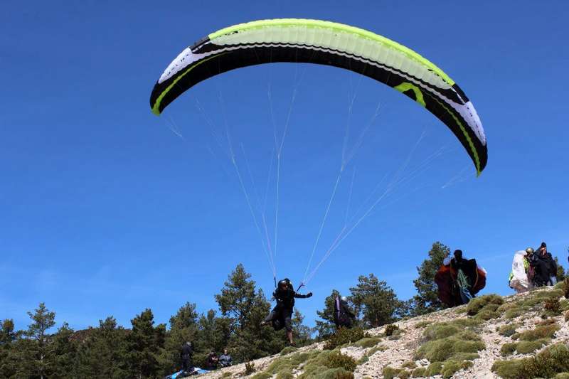 Iv&aacute;n Col&aacute;s vence en Loarre y se hace con el liderato en la Liga Norte de Parapente